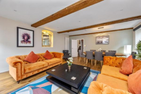 The Coach House - An exeptional 3 story house in the heart of the lanes with secure private parking